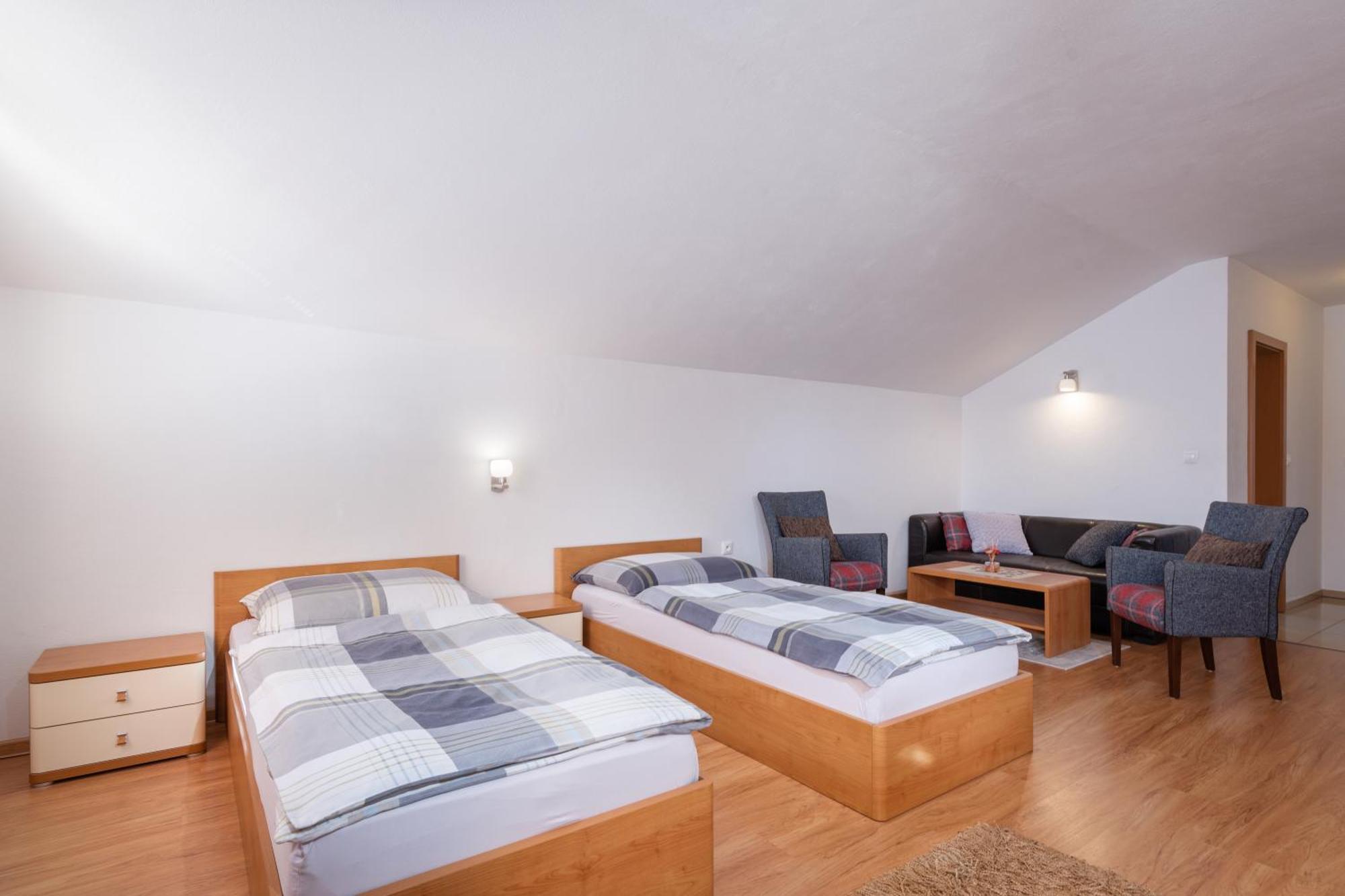 Pension Lunatyk Liptovsky Mikulas Bagian luar foto
